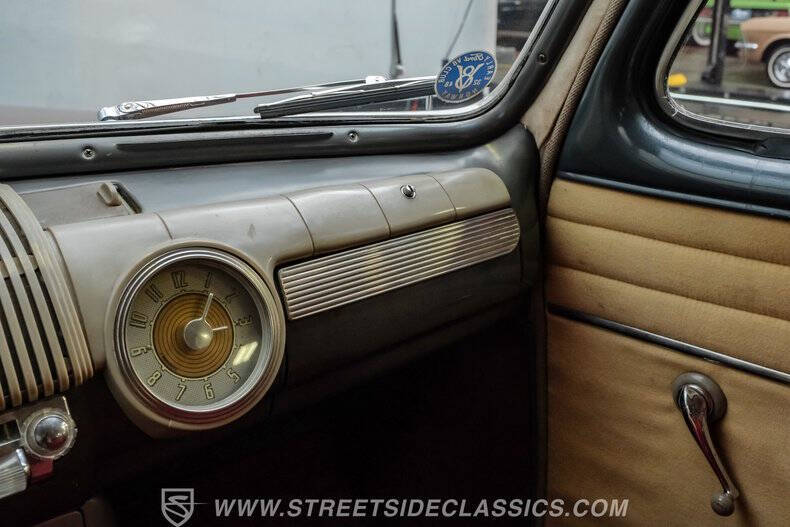 1948 Ford Deluxe