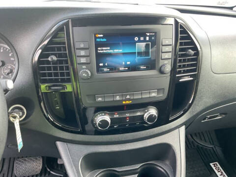 2022 Mercedes-Benz Metris Passenger