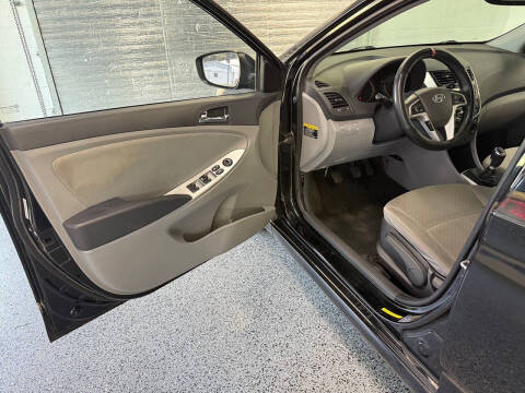 2012 Hyundai Accent SE