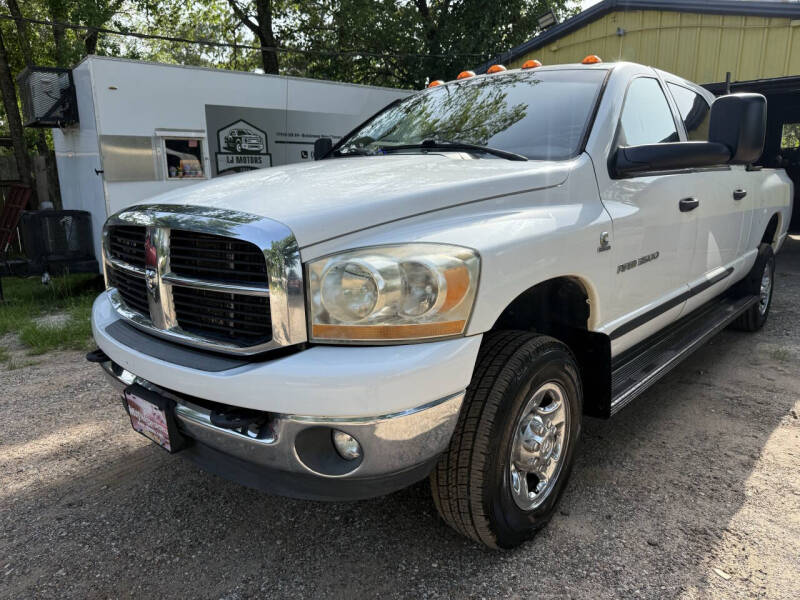 2006 Dodge Ram 3500 SLT 4X4 Mega Cab SWB's photo