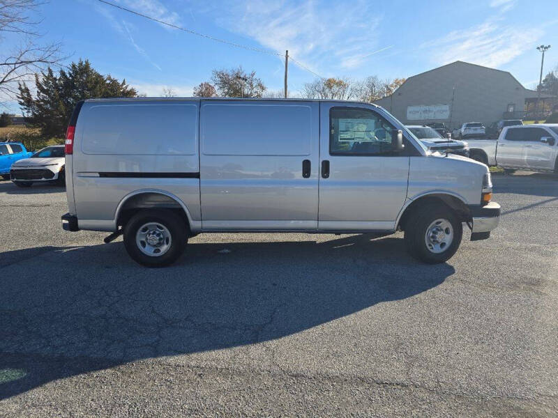 2025 Chevrolet Express 3500