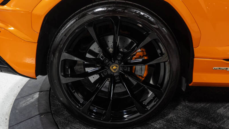 2023 Lamborghini Urus S