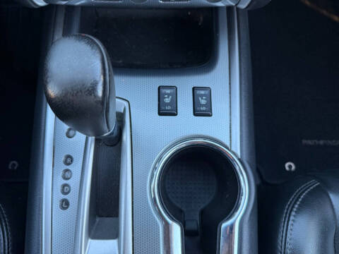 2017 Nissan Pathfinder SL