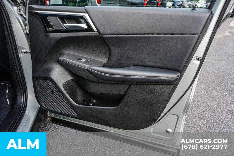 2023 Mitsubishi Outlander SE