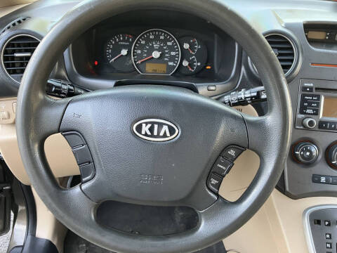 2009 Kia Rondo LX
