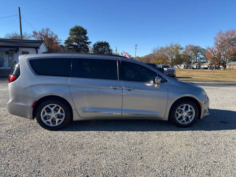 2017 Chrysler Pacifica Touring-L