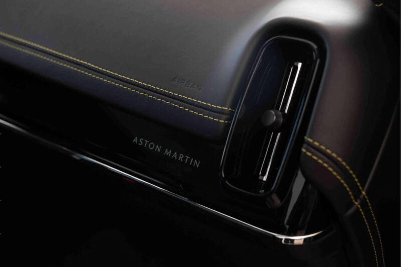 2025 Aston Martin DBX 707