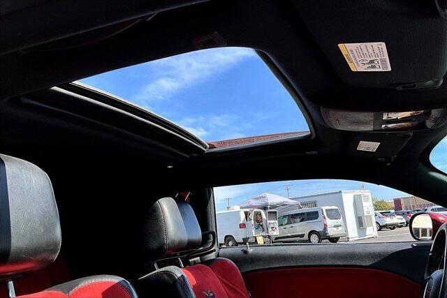 2018 Dodge Challenger 392 HEMI Scat Pack Shaker