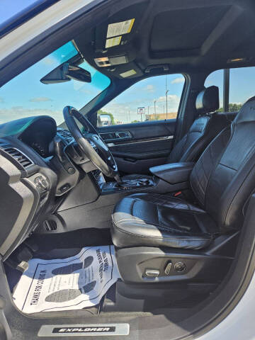 2017 Ford Explorer Platinum