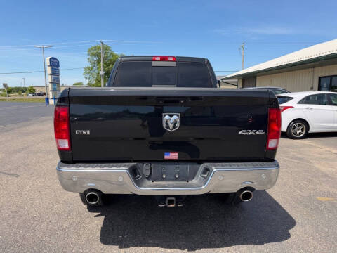 2017 RAM 1500 SLT