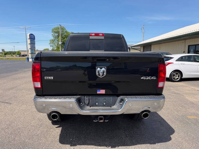 2017 RAM 1500 SLT