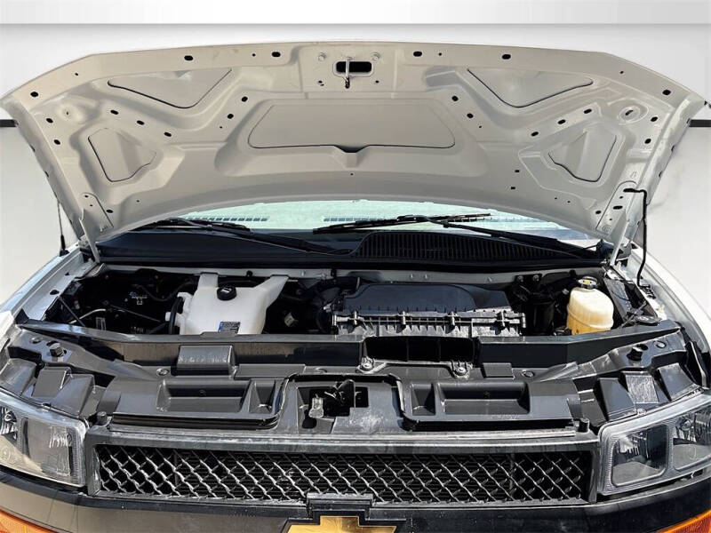 2024 Chevrolet Express 2500