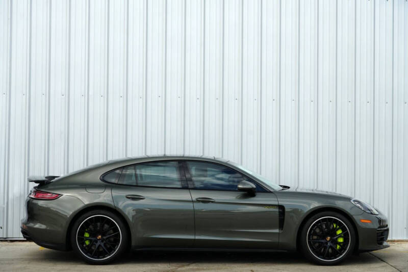 2022 Porsche Panamera