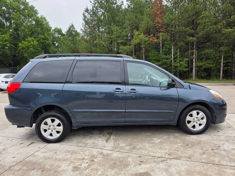 2009 Toyota Sienna LE 7-Passenger