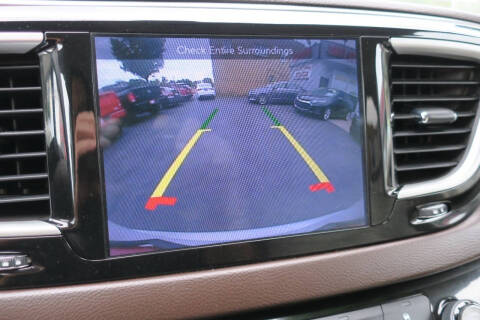 2017 Chrysler Pacifica Touring-L