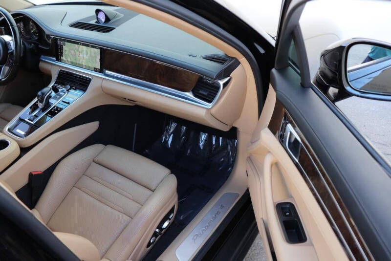 2018 Porsche Panamera 4 E-Hybrid