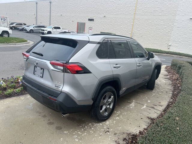 2022 Toyota RAV4 Hybrid XLE