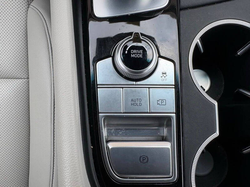 2023 Genesis G70