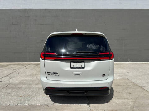 2021 Chrysler Pacifica Touring L