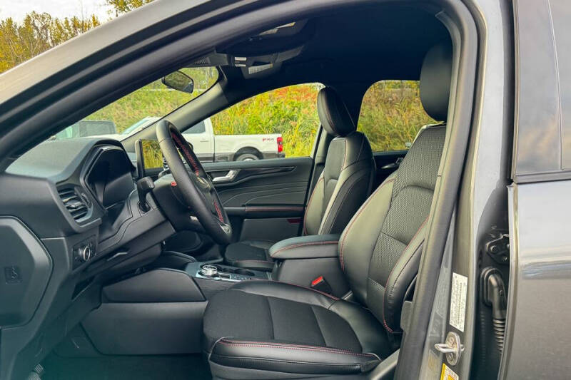 2025 Ford Escape ST-Line Select