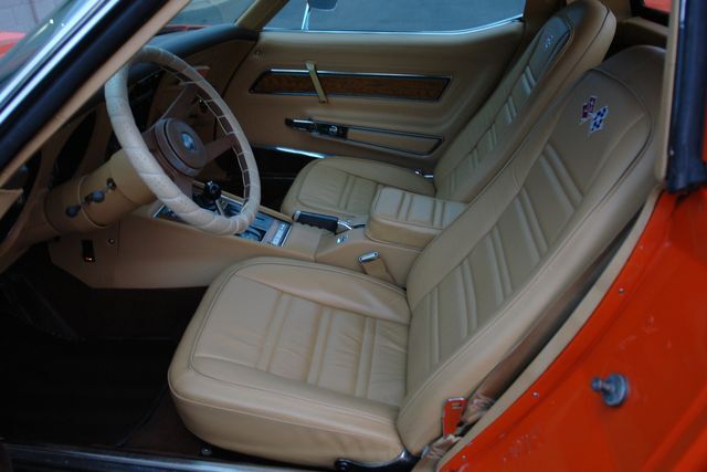 1976 Chevrolet Corvette 38