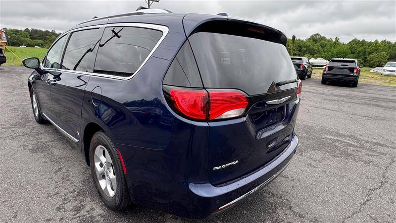 2017 Chrysler Pacifica Touring-L Plus