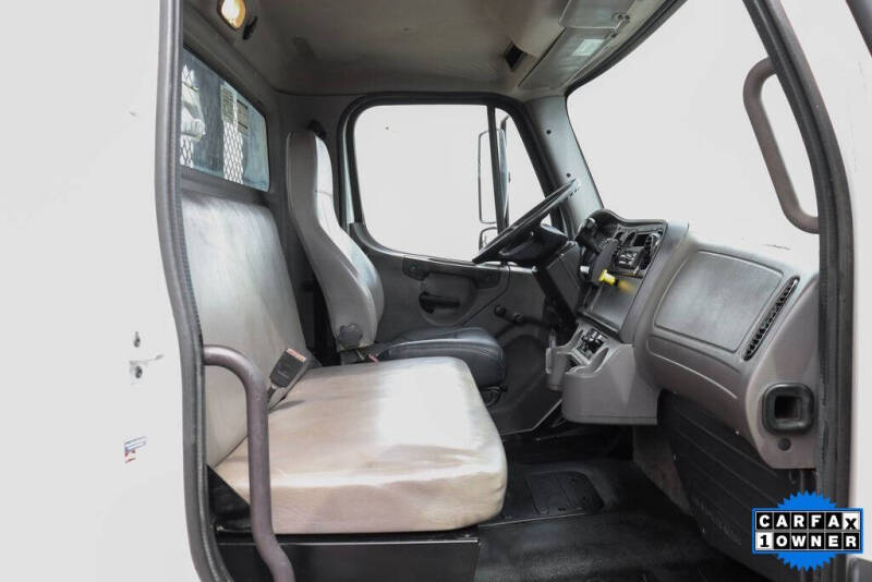 2019 Freightliner M2 106