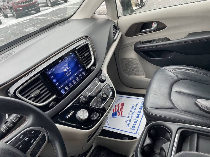 2017 Chrysler Pacifica Touring-L