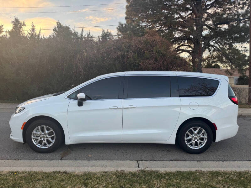 2023 Chrysler Pacifica Touring