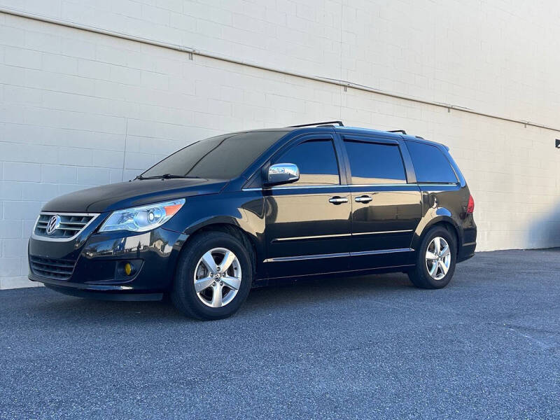 2014 Volkswagen Routan SEL Premium