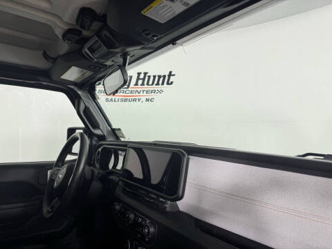 2024 Jeep Gladiator NightHawk