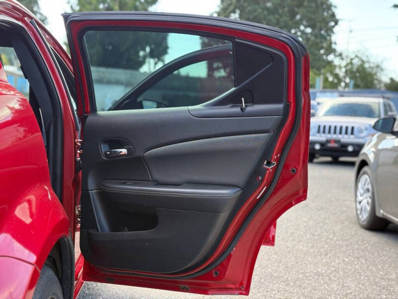 2012 Dodge Avenger SE