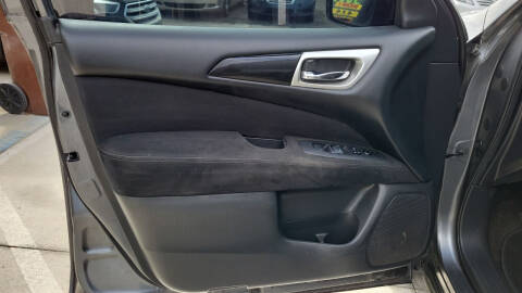 2016 Nissan Pathfinder SV