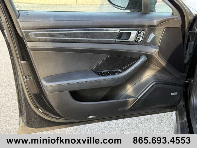 2018 Porsche Panamera 4