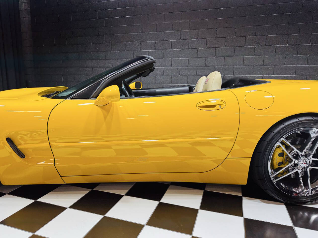 2001 Chevrolet Corvette 33