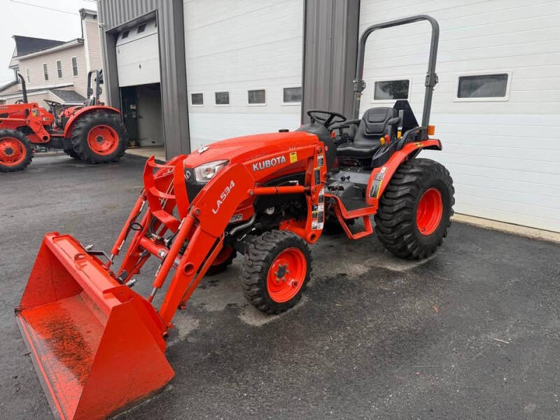 2017 Kubota B2650 Tractor w/ loader