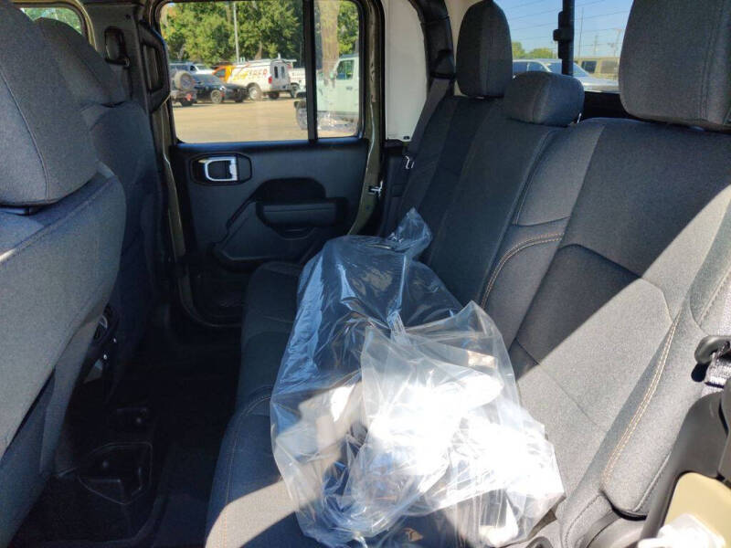 2025 Jeep Gladiator Sport