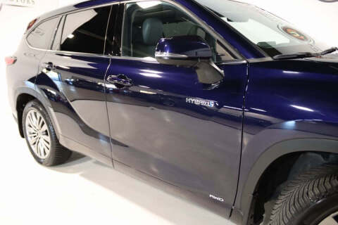 2021 Toyota Highlander Hybrid Platinum
