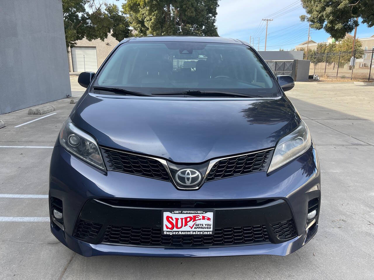 2018 Toyota Sienna for sale at Super Auto Sales Modesto in Modesto, CA