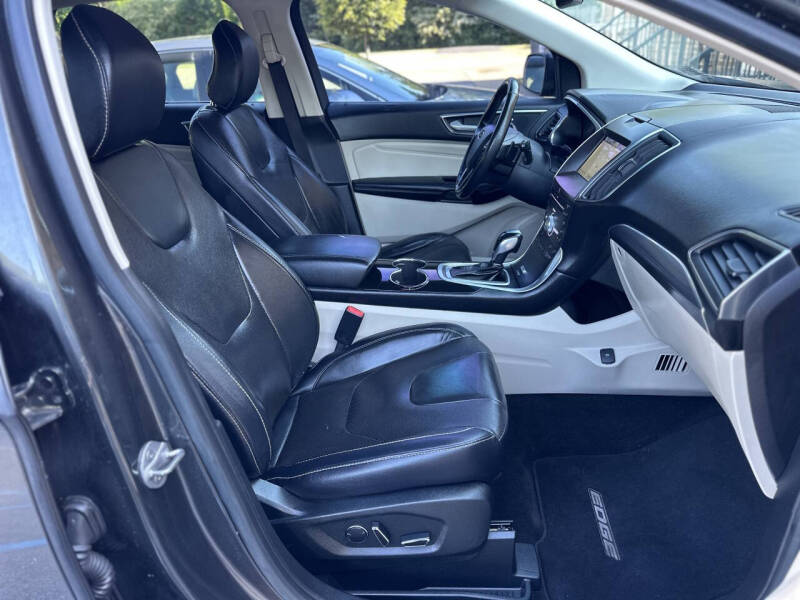 2017 Ford Edge Titanium