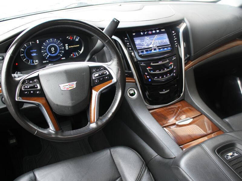 2019 Cadillac Escalade Luxury