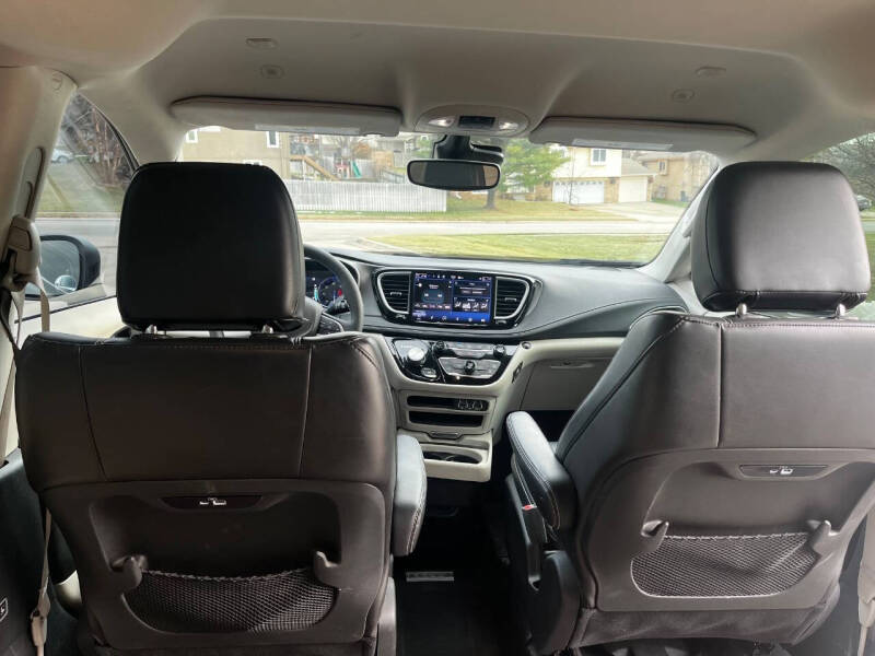 2023 Chrysler Pacifica Touring L