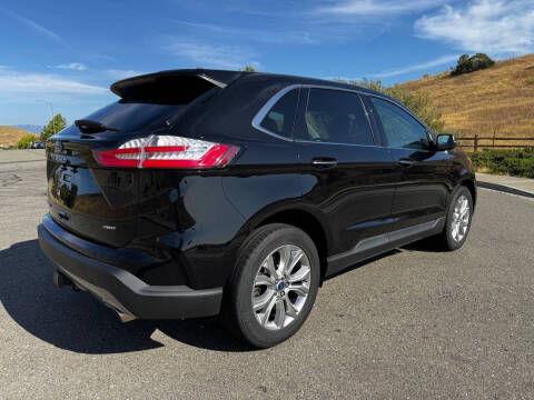 2022 Ford Edge Titanium