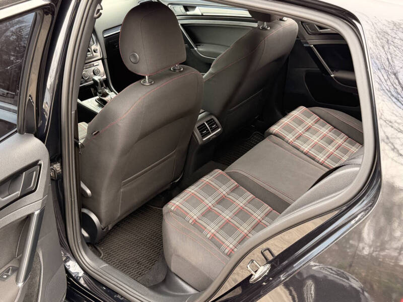 2015 Volkswagen Golf GTI S