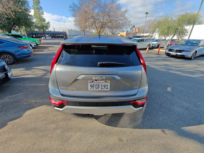 2023 Kia Niro LX
