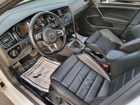 2017 Volkswagen Golf GTI SE