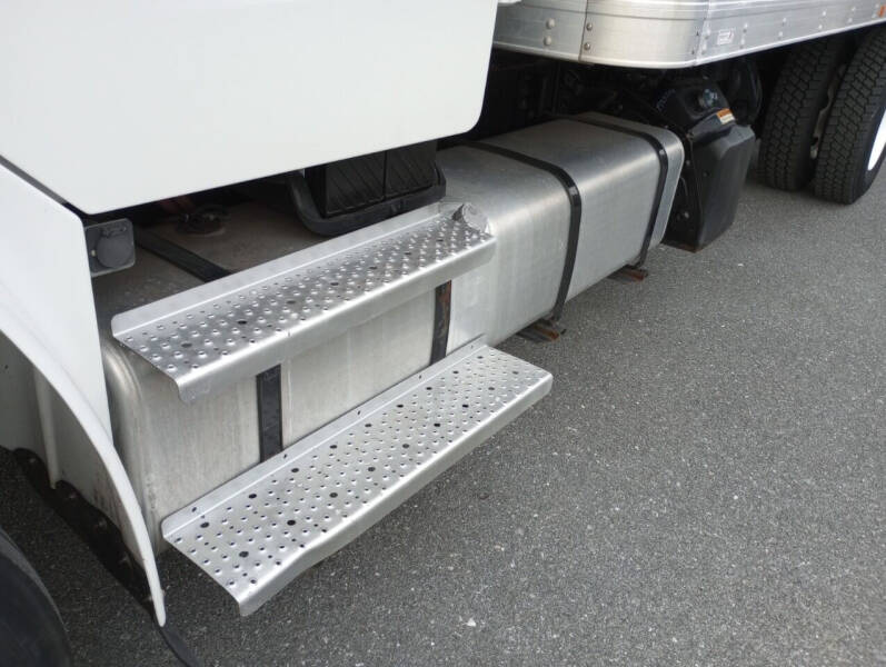 2014 Freightliner M2 106