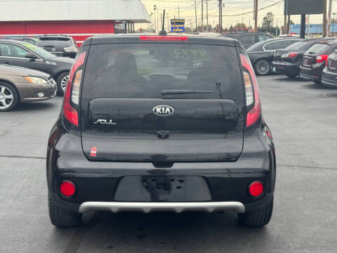 2018 Kia Soul +