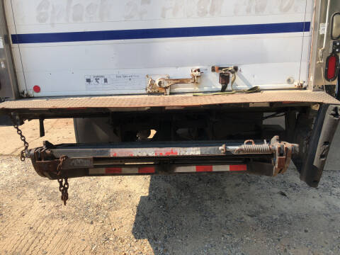 2005 Freightliner M2 106