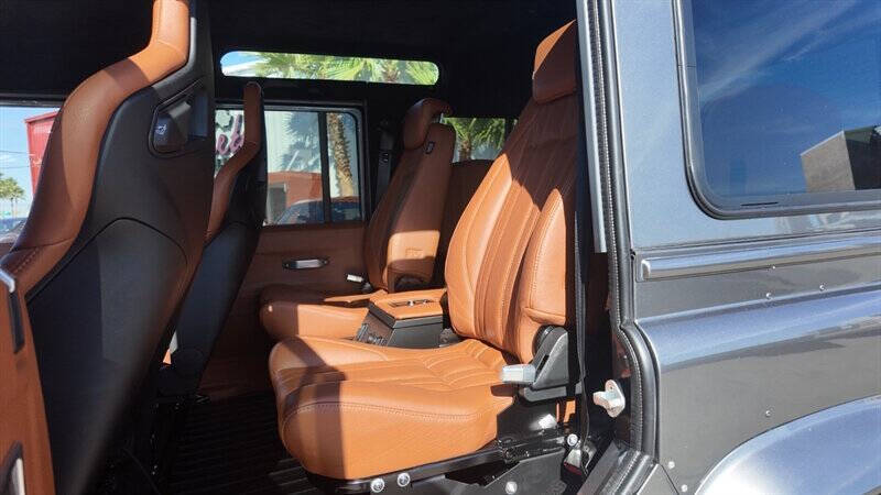 1983 Land Rover Defender